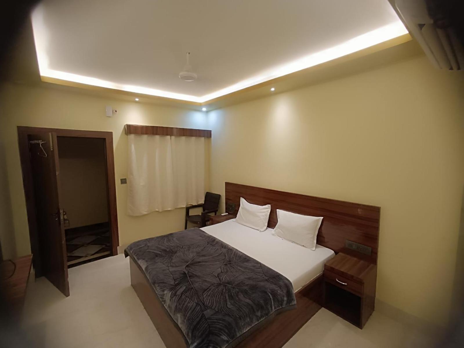 Siyaram Kunj Hotel Ayodhya Esterno foto