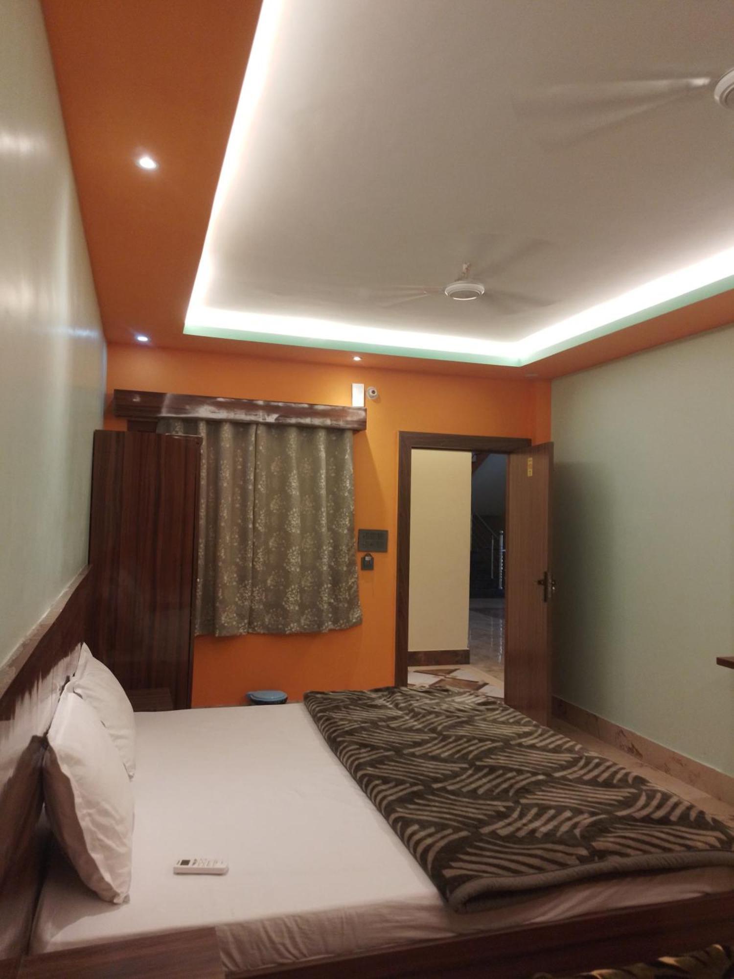 Siyaram Kunj Hotel Ayodhya Esterno foto