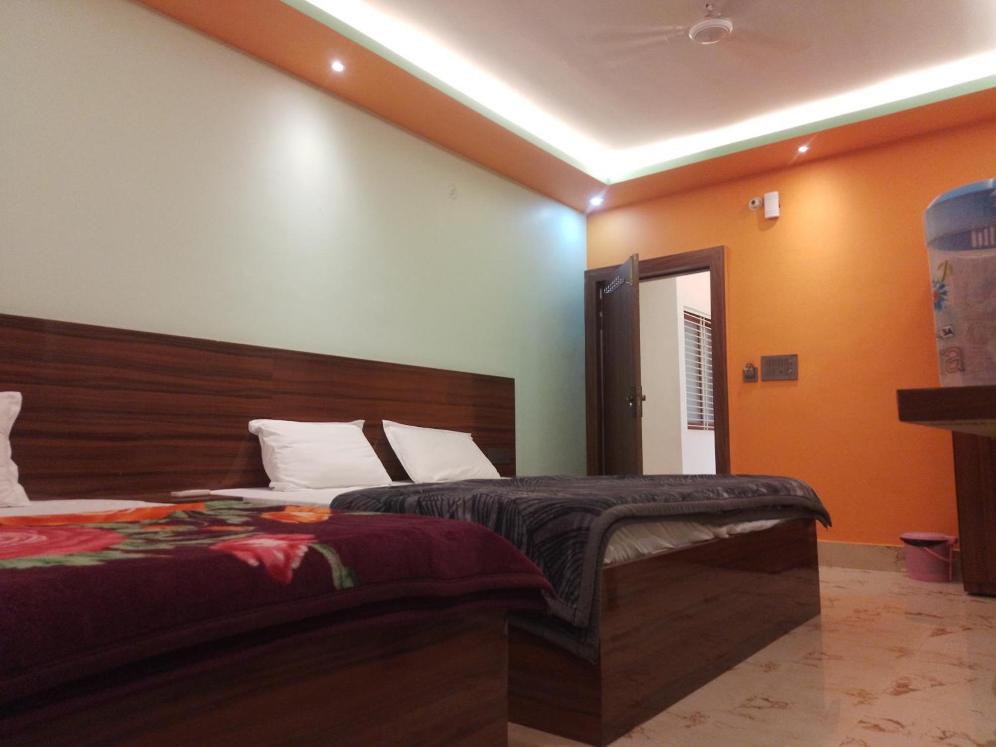 Siyaram Kunj Hotel Ayodhya Esterno foto