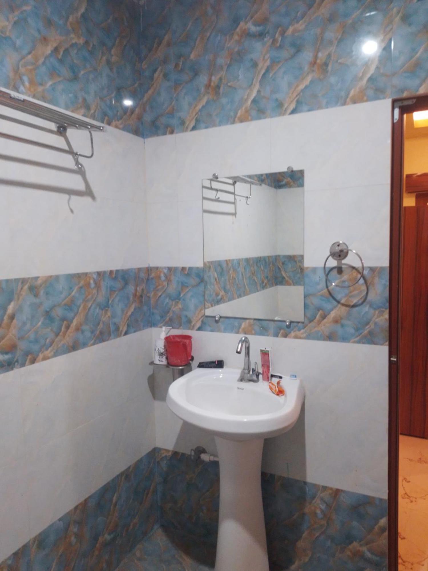 Siyaram Kunj Hotel Ayodhya Esterno foto